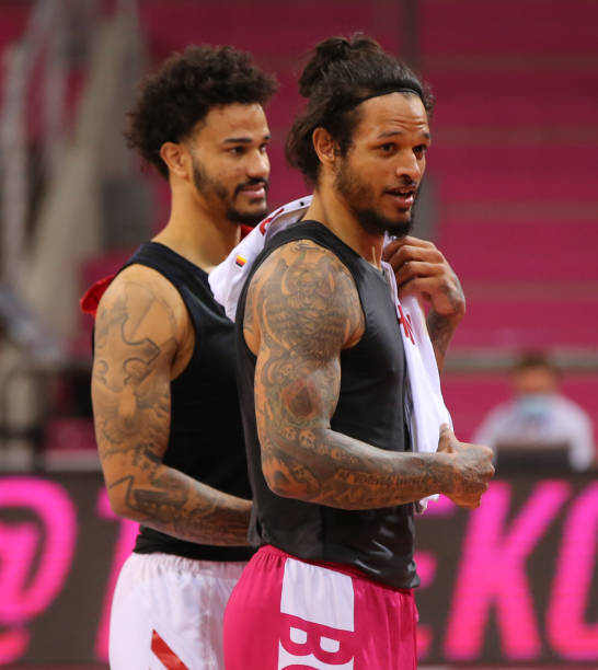 一次传球失 一次传球失